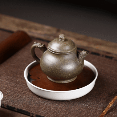 Yixing Zisha Teapot [Long Yun Pan Hu] (Long Bei Qing – 260ml)
