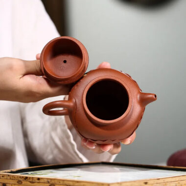 Yixing Zisha Teapot [Lotus Duo Zhi] (Hong Jiang Po Ni – 280ml)