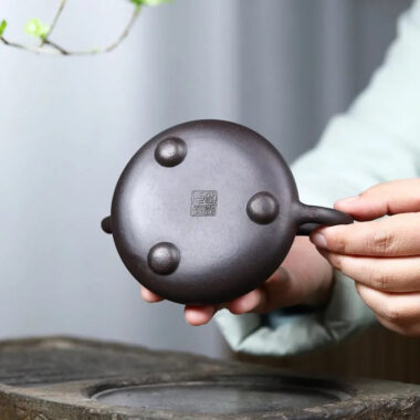 Yixing Zisha Teapot [Lotus Leaf Shi Piao] (Hei Jin Sha – 220ml)