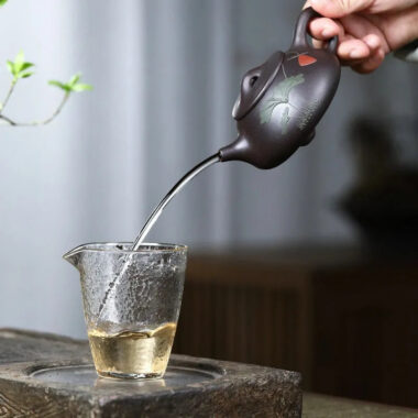 Yixing Zisha Teapot [Lotus Leaf Shi Piao] (Hei Jin Sha – 220ml)