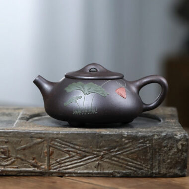 Yixing Zisha Teapot [Lotus Leaf Shi Piao] (Hei Jin Sha – 220ml)