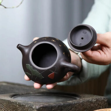 Yixing Zisha Teapot [Lotus Leaf Shi Piao] (Hei Jin Sha – 220ml)