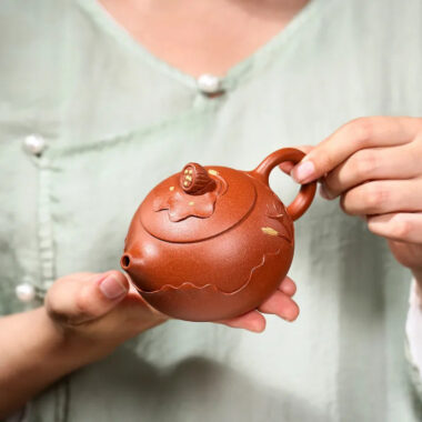 Yixing Zisha Teapot [Lotus Xishi] (Hong Jiang Po Ni – 250ml)