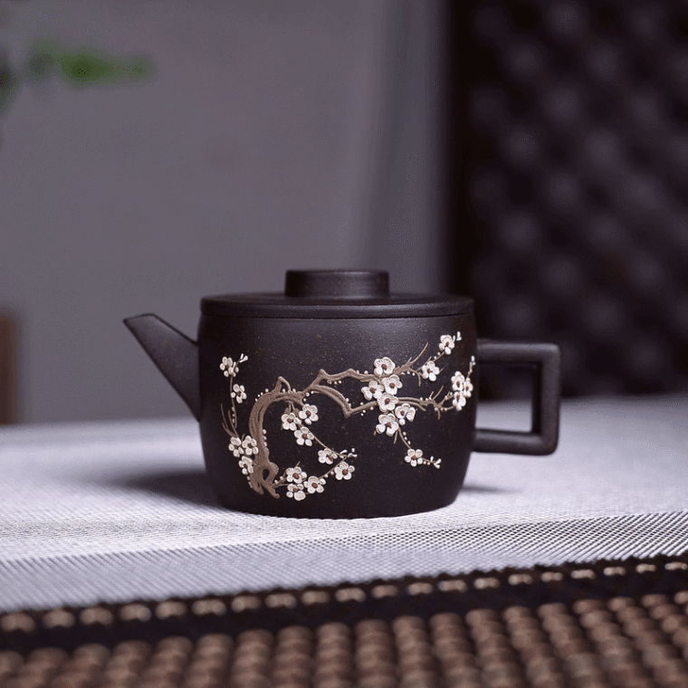 Yixing Zisha Teapot [Meixiang Han Wa] (Hei Jin Sha – 180ml)