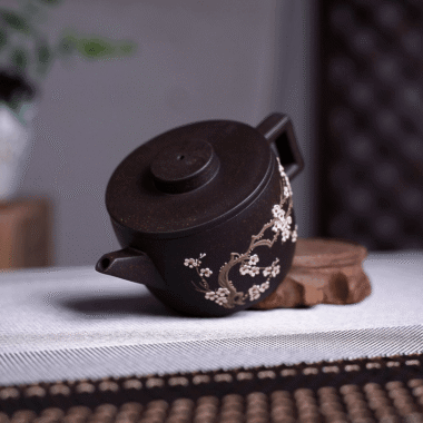 Yixing Zisha Teapot [Meixiang Han Wa] (Hei Jin Sha – 180ml)