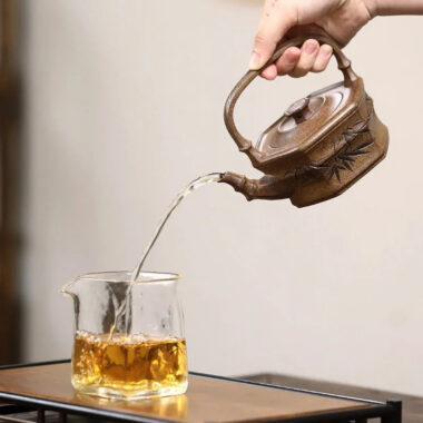 Yixing Zisha Teapot [Ming Lin Junzi] (Cheng Xiang Ni – 280ml)
