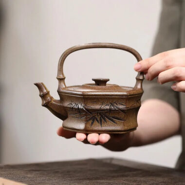 Yixing Zisha Teapot [Ming Lin Junzi] (Cheng Xiang Ni – 280ml)
