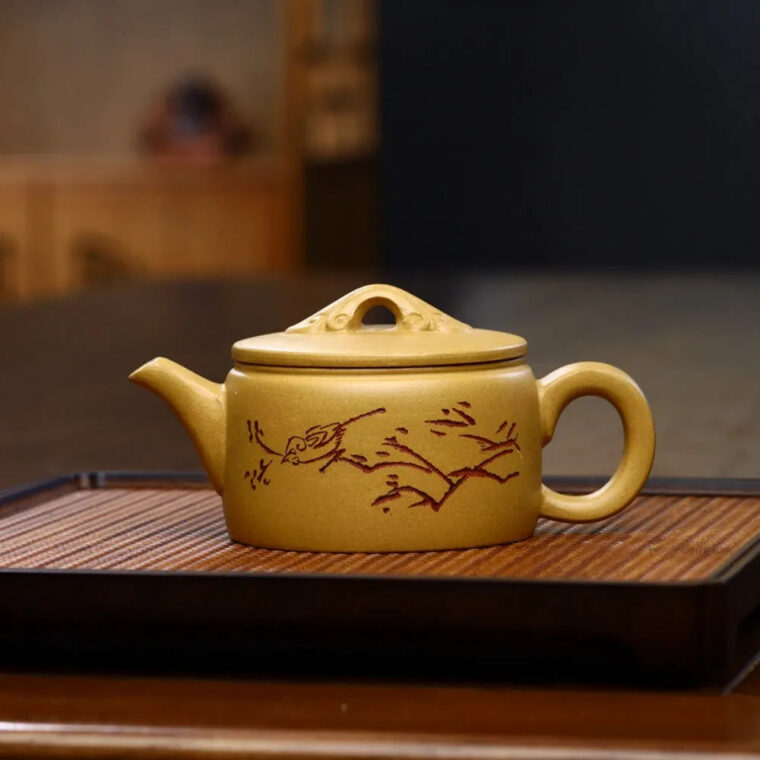 Yixing Zisha Teapot [Niaoqu Hanwa] (Huangjin Duan Ni – 230ml)