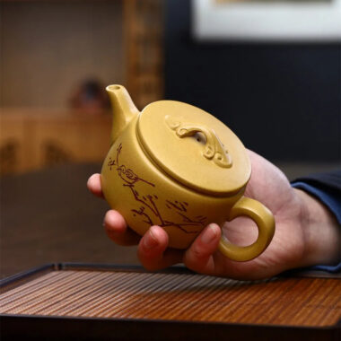 Yixing Zisha Teapot [Niaoqu Hanwa] (Huangjin Duan Ni – 230ml)