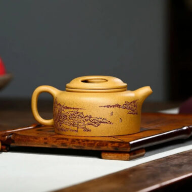 Yixing Zisha Teapot [Niu Gai Lianzi] (Huang Duan Ni – 220ml)
