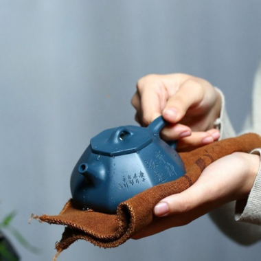 Yixing Zisha Teapot [Octagonal Shi Piao] (Tian Qing Ni – 200ml)