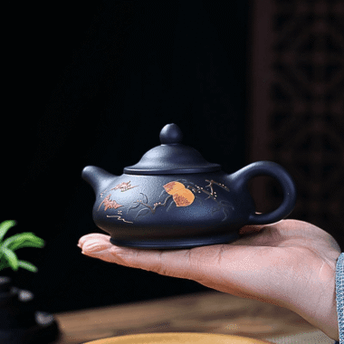 Yixing Zisha Teapot [Officer Hat] (Hei Ni – 240ml)