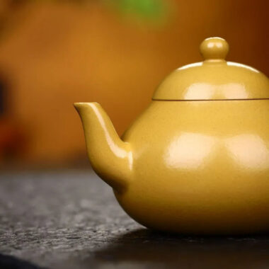 Yixing Zisha Teapot [Pear Pot] (Huangjin Zhu Ni – 110ml)