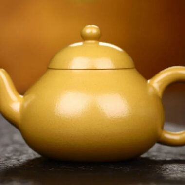 Yixing Zisha Teapot [Pear Pot] (Huangjin Zhu Ni – 110ml)