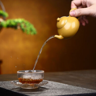 Yixing Zisha Teapot [Pear Pot] (Huangjin Zhu Ni – 110ml)