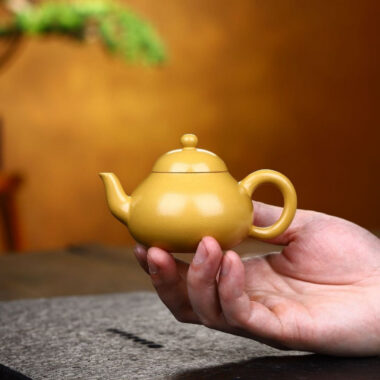 Yixing Zisha Teapot [Pear Pot] (Huangjin Zhu Ni – 110ml)
