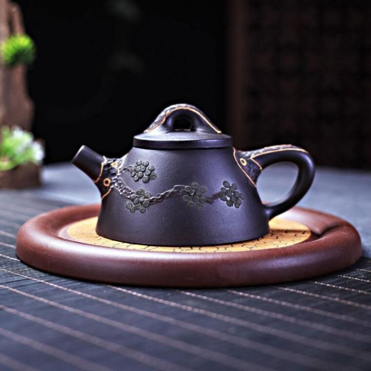 Yixing Zisha Teapot [Pine Needle Lord Shi Piao] (Hei Ni – 190ml)