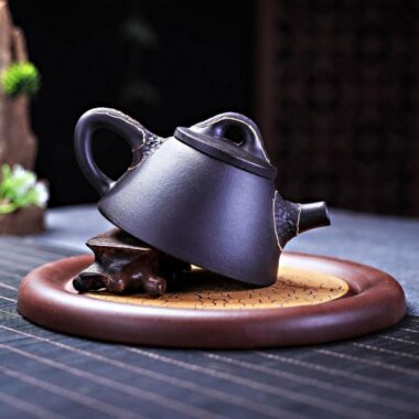 Yixing Zisha Teapot [Pine Needle Lord Shi Piao] (Hei Ni – 190ml)