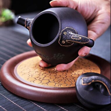 Yixing Zisha Teapot [Pine Needle Lord Shi Piao] (Hei Ni – 190ml)
