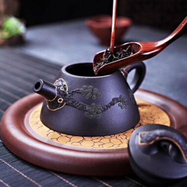 Yixing Zisha Teapot [Pine Needle Lord Shi Piao] (Hei Ni – 190ml)