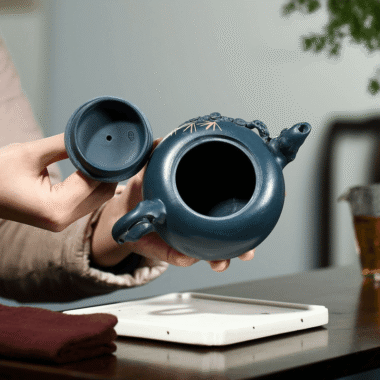 Yixing Zisha Teapot [Pine Needles] (Tian Qing Ni – 410ml)