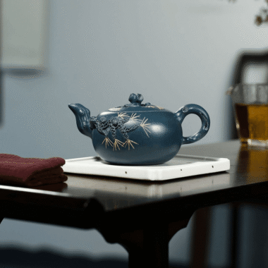 Yixing Zisha Teapot [Pine Needles] (Tian Qing Ni – 410ml)