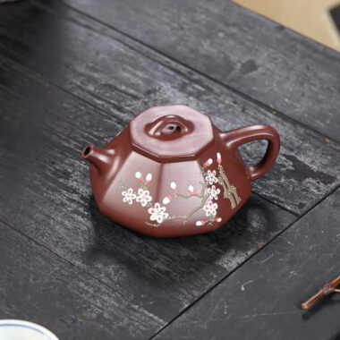 Yixing Zisha Teapot [Plum Blossom Bafang Shi Piao] (Zi Zhu Ni – 180ml)