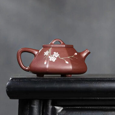 Yixing Zisha Teapot [Plum Blossom Bafang Shi Piao] (Zi Zhu Ni – 180ml)