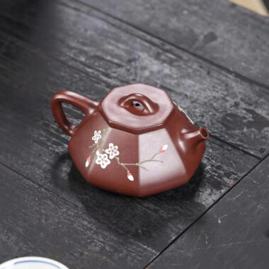 Yixing Zisha Teapot [Plum Blossom Bafang Shi Piao] (Zi Zhu Ni – 180ml)