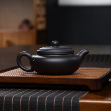 Yixing Zisha Teapot [Plum Blossom Fanggu] (Hei Ni – 220ml)