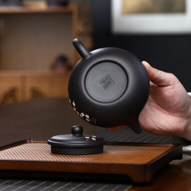 Yixing Zisha Teapot [Plum Blossom Fanggu] (Hei Ni – 220ml)