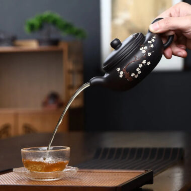 Yixing Zisha Teapot [Plum Blossom Fanggu] (Hei Ni – 220ml)