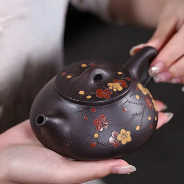 Yixing Zisha Teapot [Plum Blossom Shi Piao] (Hei Jin Sha – 220ml)