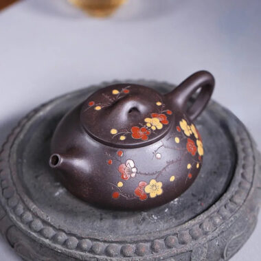Yixing Zisha Teapot [Plum Blossom Shi Piao] (Hei Jin Sha – 220ml)