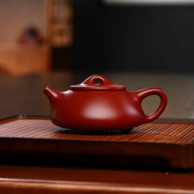 Yixing Zisha Teapot [Plum Blossom Jingzhou Shi Piao] (Dahongpao – 180ml)