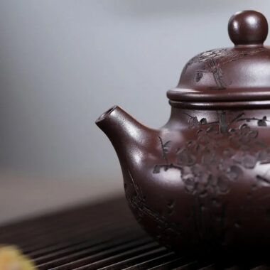 Yixing Zisha Teapot [Plum Rong Tian] (Zi Jia Ni – 270ml)