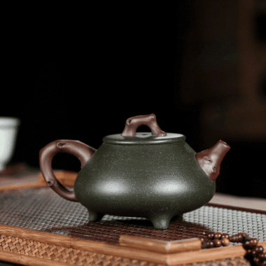 Yixing Zisha Teapot [Plum Shi Piao] (Lu Ni – 300ml)
