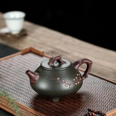 Yixing Zisha Teapot [Plum Shi Piao] (Lu Ni – 300ml)