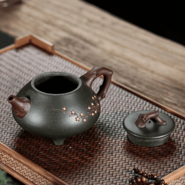 Yixing Zisha Teapot [Plum Shi Piao] (Lu Ni – 300ml)