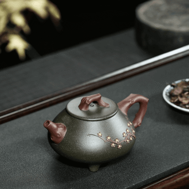Yixing Zisha Teapot [Plum Shi Piao] (Lu Ni – 300ml)