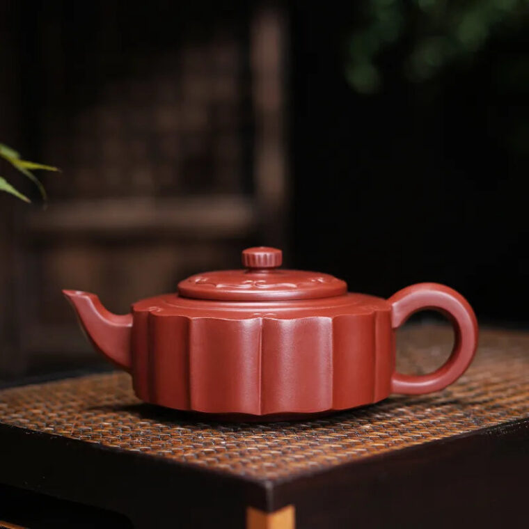 Yixing Zisha Teapot [Plum Zhoupan] (Dahongpao – 260ml)
