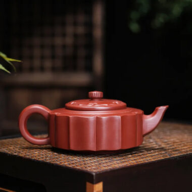 Yixing Zisha Teapot [Plum Zhoupan] (Dahongpao – 260ml)