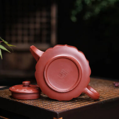 Yixing Zisha Teapot [Plum Zhoupan] (Dahongpao – 260ml)