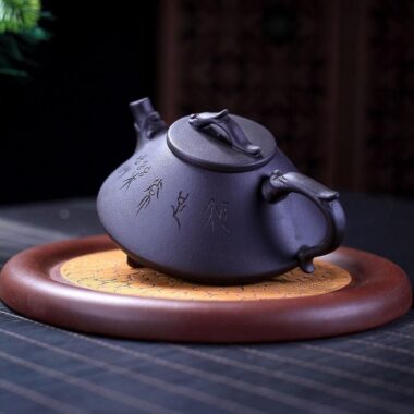 Yixing Zisha Teapot [Prosperity Dragon Piao] (Hei Ni – 160ml)