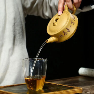 Yixing Zisha Teapot [Qianqiu Zhu Yun] (Huangjin Duan Ni – 280ml)