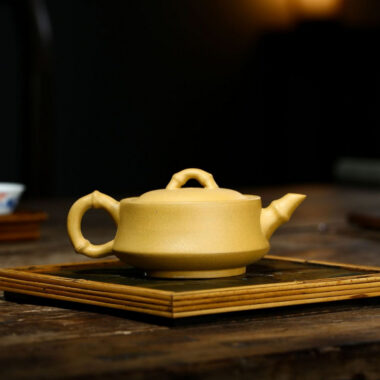 Yixing Zisha Teapot [Qianqiu Zhu Yun] (Huangjin Duan Ni – 280ml)