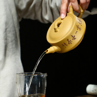 Yixing Zisha Teapot [Qianqiu Zhu Yun] (Huangjin Duan Ni – 280ml)