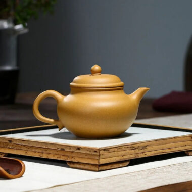 Yixing Zisha Teapot [Qingxin Qiushui] (Huangjin Duan Ni – 250ml)