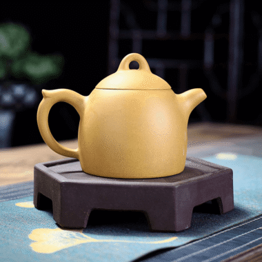 Yixing Zisha Teapot [Qinqu Qinquan] (Huangjin Duan Ni – 310ml)