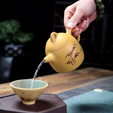 Yixing Zisha Teapot [Qinqu Qinquan] (Huangjin Duan Ni – 310ml)
